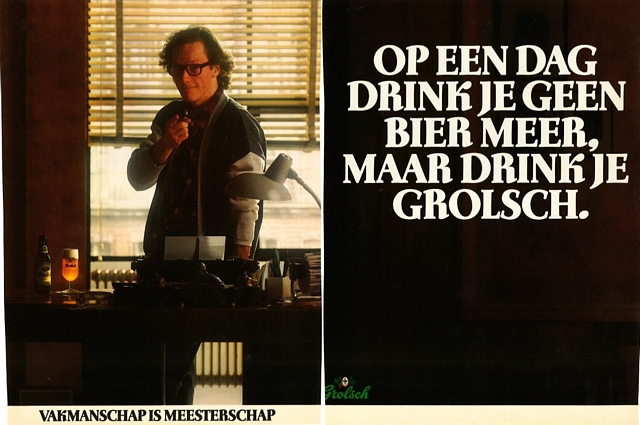 Op een dag - man bij bureau  