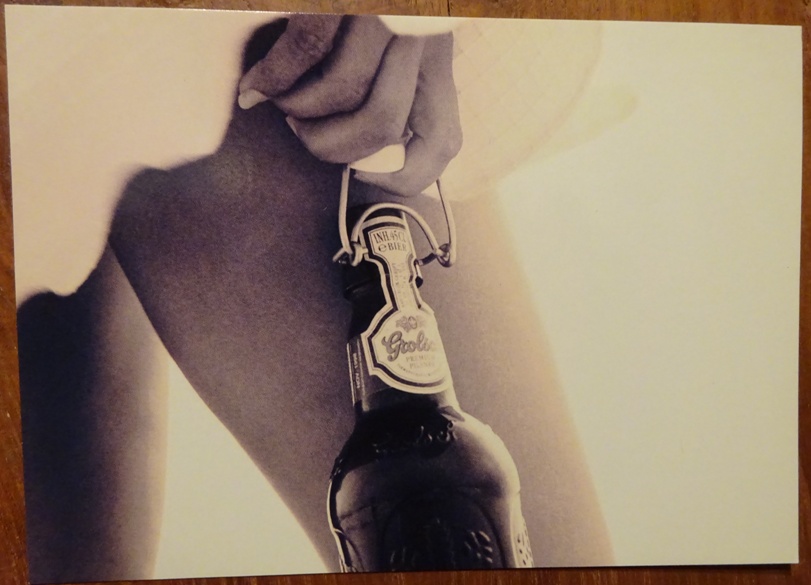 Ansichtkaart - beugel aan hand vrouw 