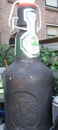 Reuzenbeugel voor het carnaval