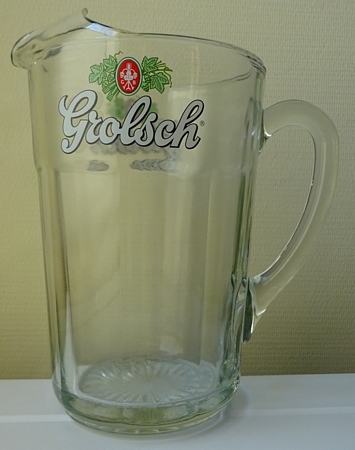 Pitcher  (met schenktuit)  