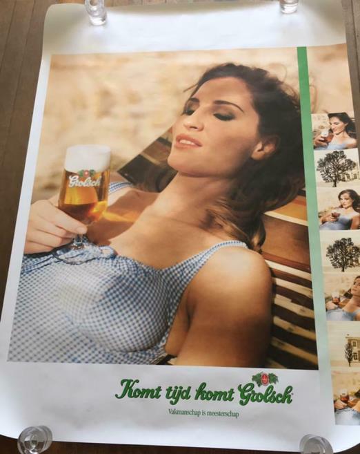 Poster - vrouw ligbank