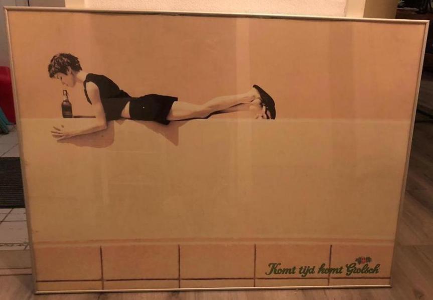 poster liggende vrouw 
