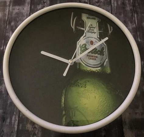 Wandklok met beugel