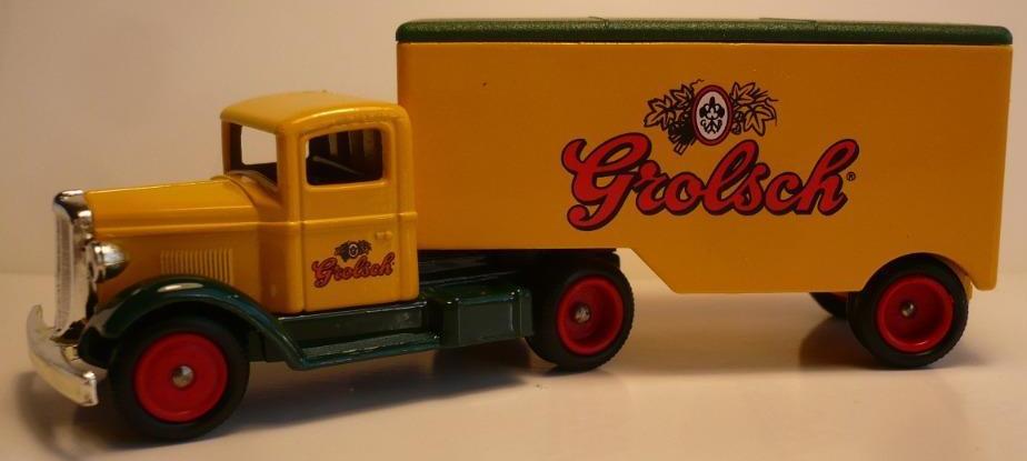 Ford V8 Truck en Trailer