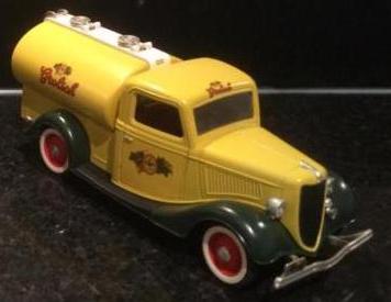 Ford V8 met tankopbouw