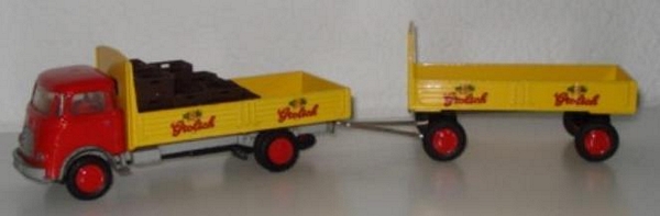 DAF vrachtwagen met aanhanger 