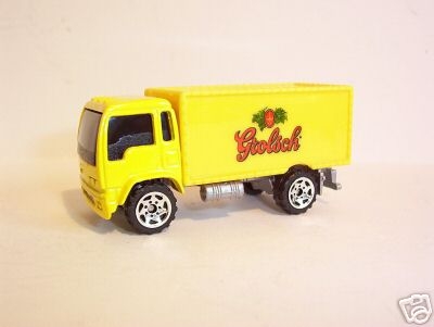 MB41 Delivery Truck - geel